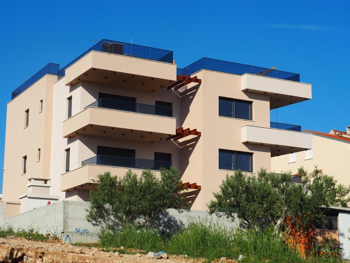 Apartment Rose Garden Sveti Filip i Jakov Eksteriør bilde