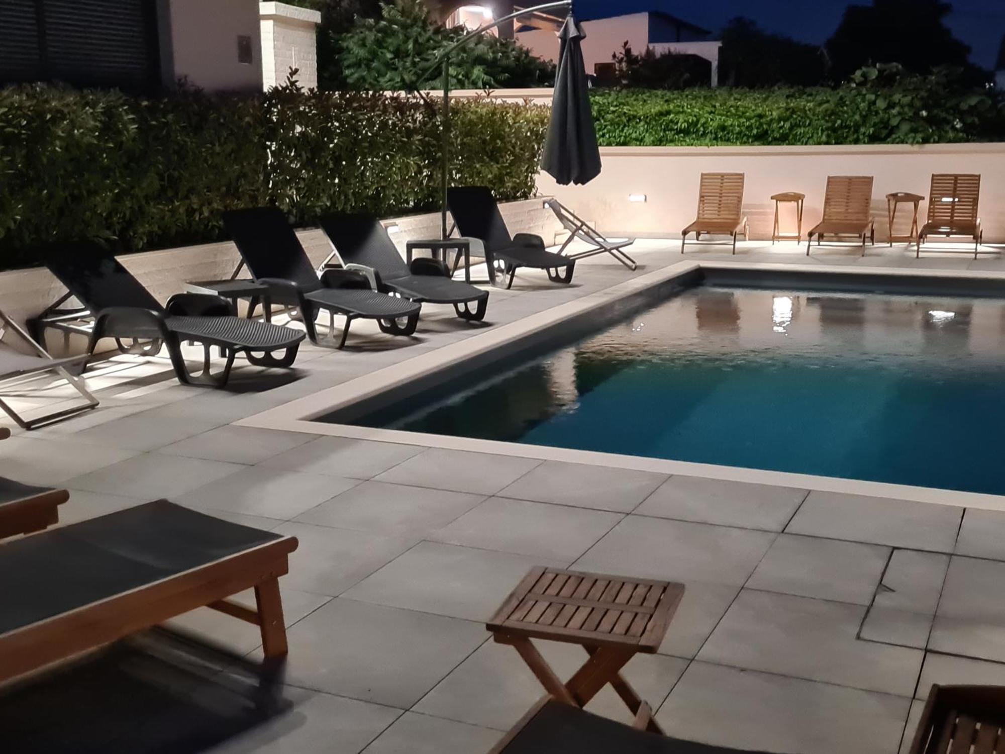 Apartment Rose Garden Sveti Filip i Jakov Eksteriør bilde